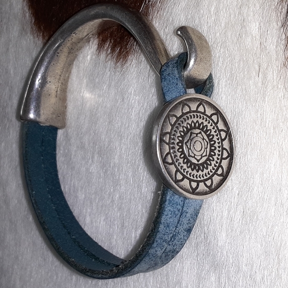 Leather Loop Mandala Bracelet - Picture 5 of 5